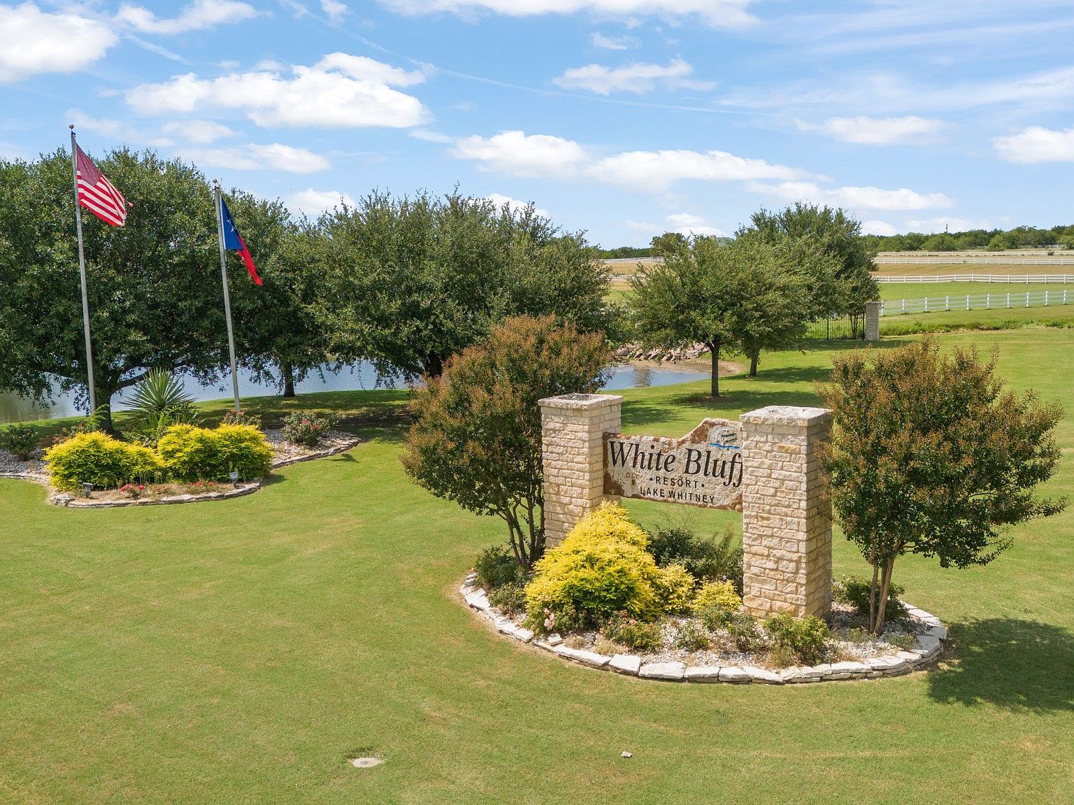 1392 Spanish Oak Trl Whitney, TX 76692 - Thumbnail 3