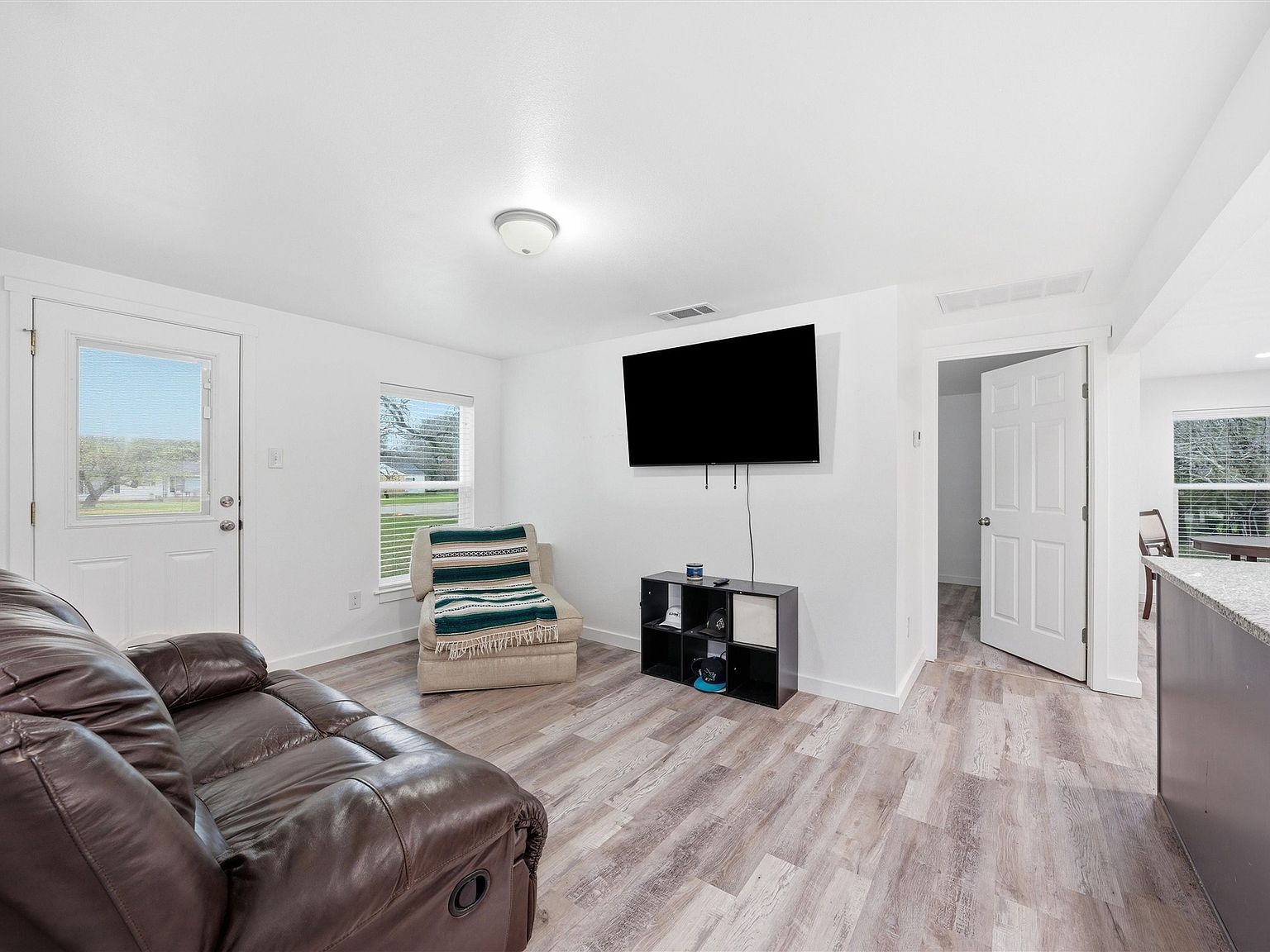 104 N Givins St Hillsboro, TX 76645 - Thumbnail 3