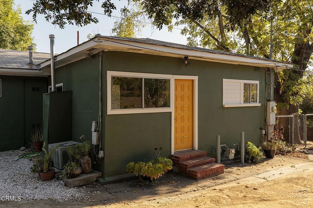 9900 Sunland Blvd Sunland, CA 91040 - Thumbnail 3