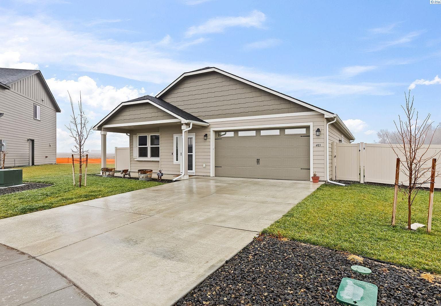 403 Lambert Ct Grandview, WA 98930 - Thumbnail 3