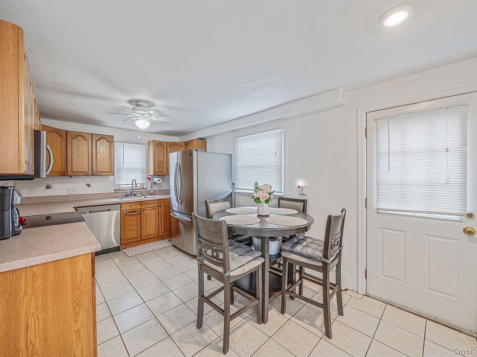 72 Crown St Deer Park, NY 11729 - Thumbnail 3