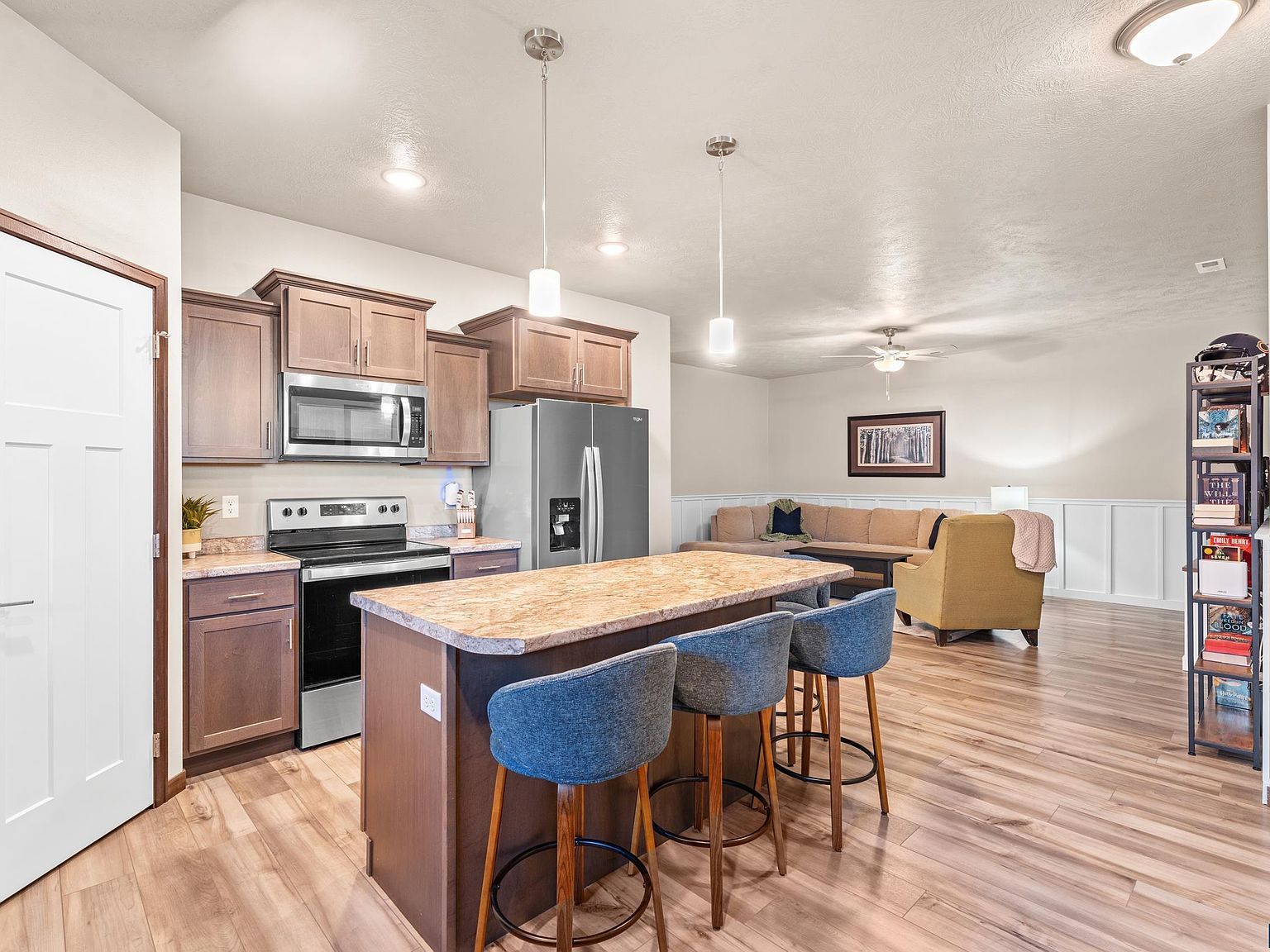 107 E Countryside Ave Lennox, SD 57039 - Thumbnail 3