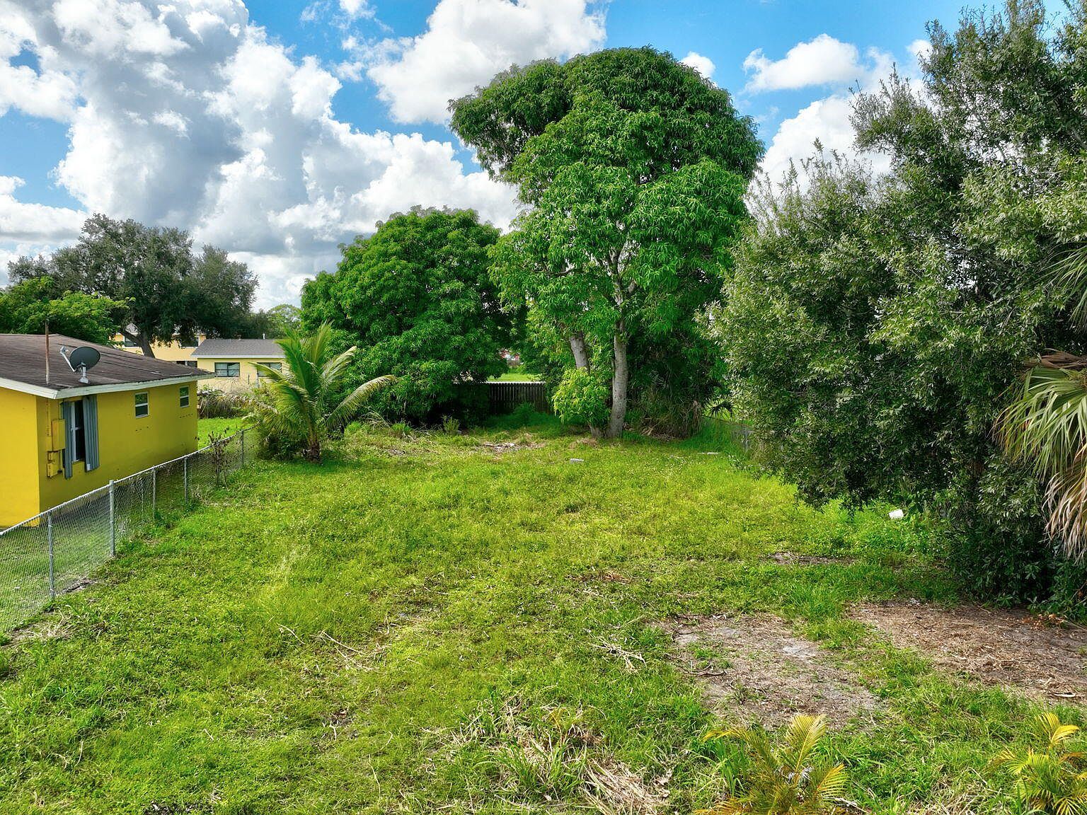 901 N 22nd St Fort Pierce, FL 34950 - Thumbnail 3