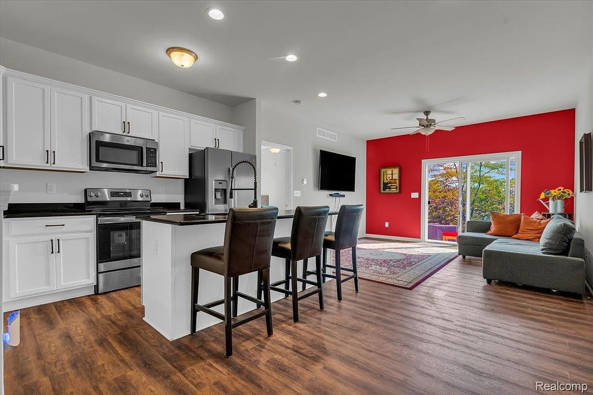 831 Plum Village Dr Monroe, MI 48161 - Thumbnail 3