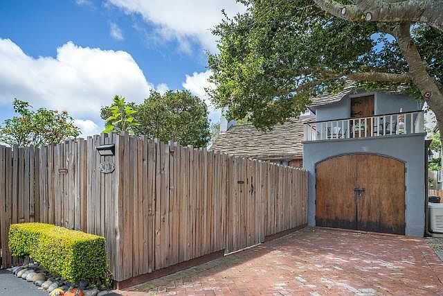 24778 Guadalupe St Carmel, CA 93923 - Thumbnail 3