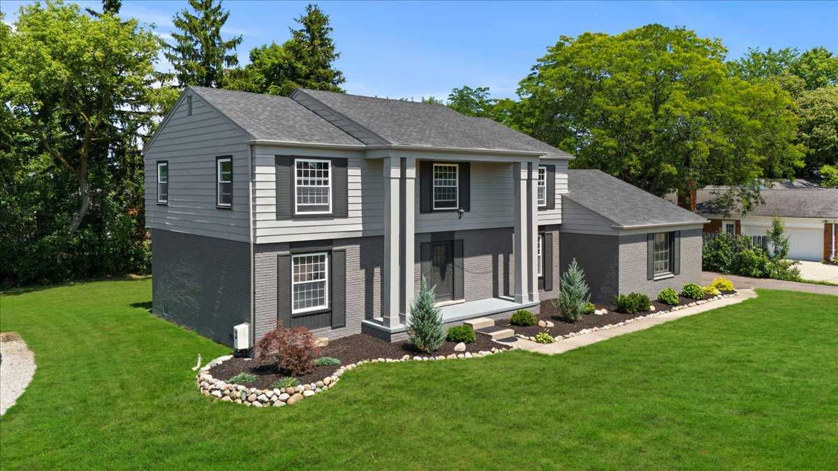 655 S Spinningwheel Ln, Bloomfield Hills, MI, USA, 48304 - Thumbnail 3