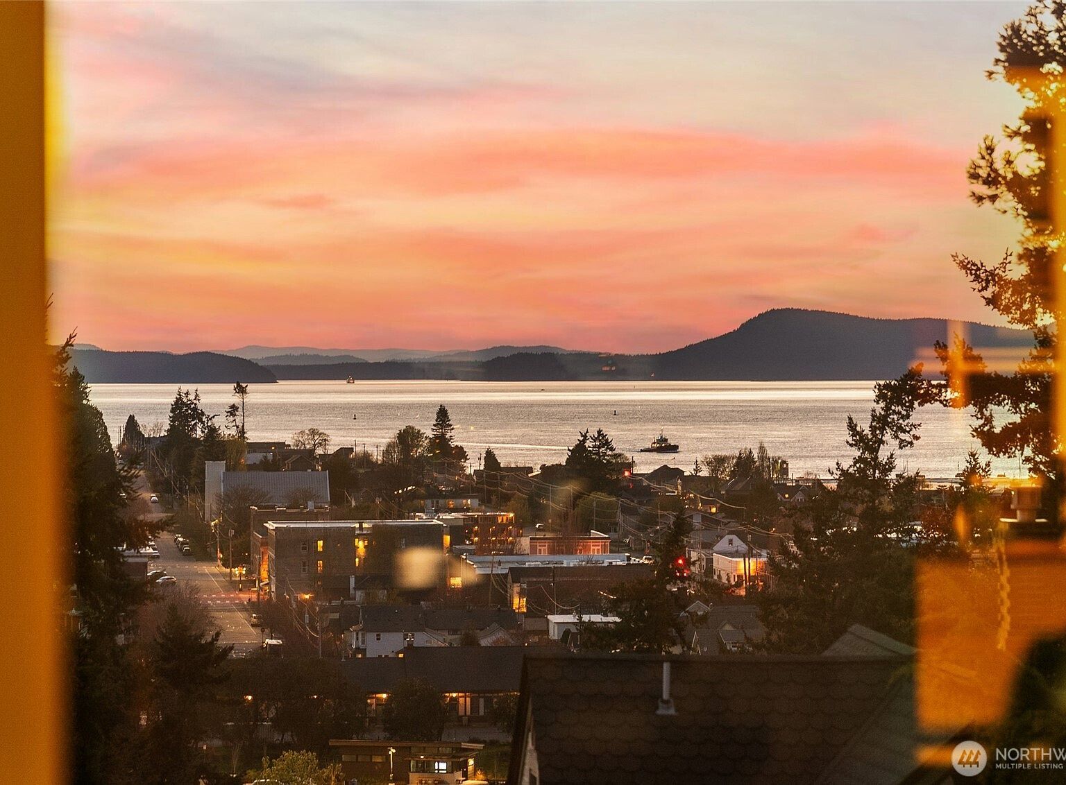 303 7th St Anacortes, WA 98221 - Thumbnail 3