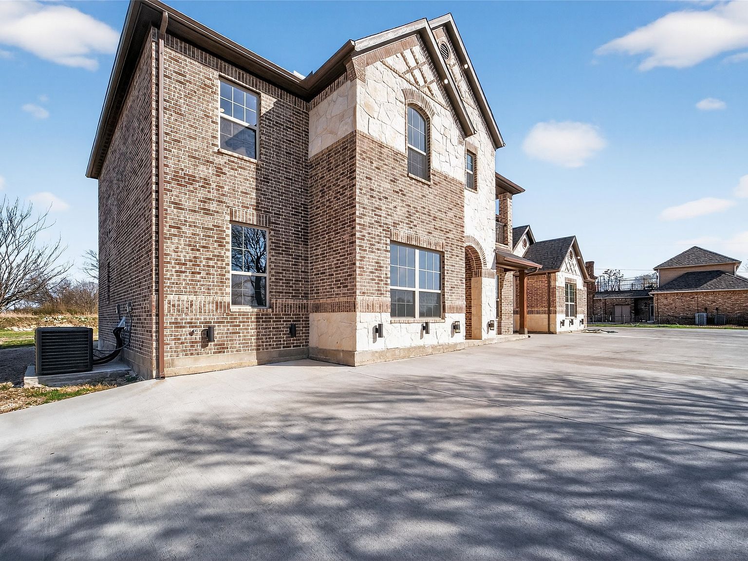 1530 S Houston School Rd Lancaster, TX 75146 - Thumbnail 3