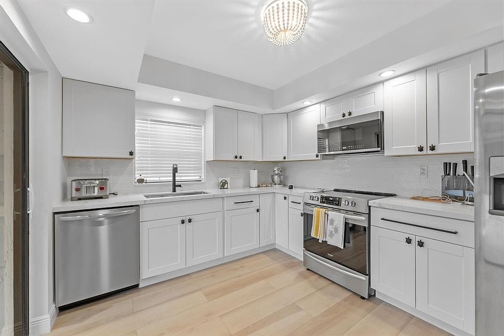 495 SW 28th Ave Delray Beach, FL 33445 - Thumbnail 3