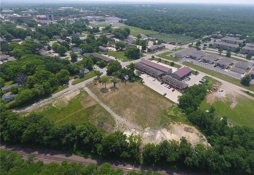 318 S Main St Warrensburg, MO 64093 - Thumbnail 3