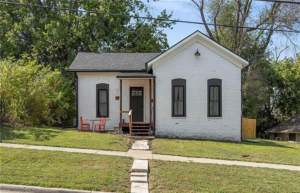 506 N Washington Ave Warrensburg, MO 64093 - Thumbnail 3