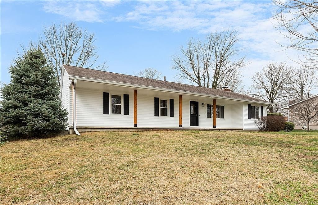 302 Knoll Dr Warrensburg, MO 64093 - Thumbnail 3