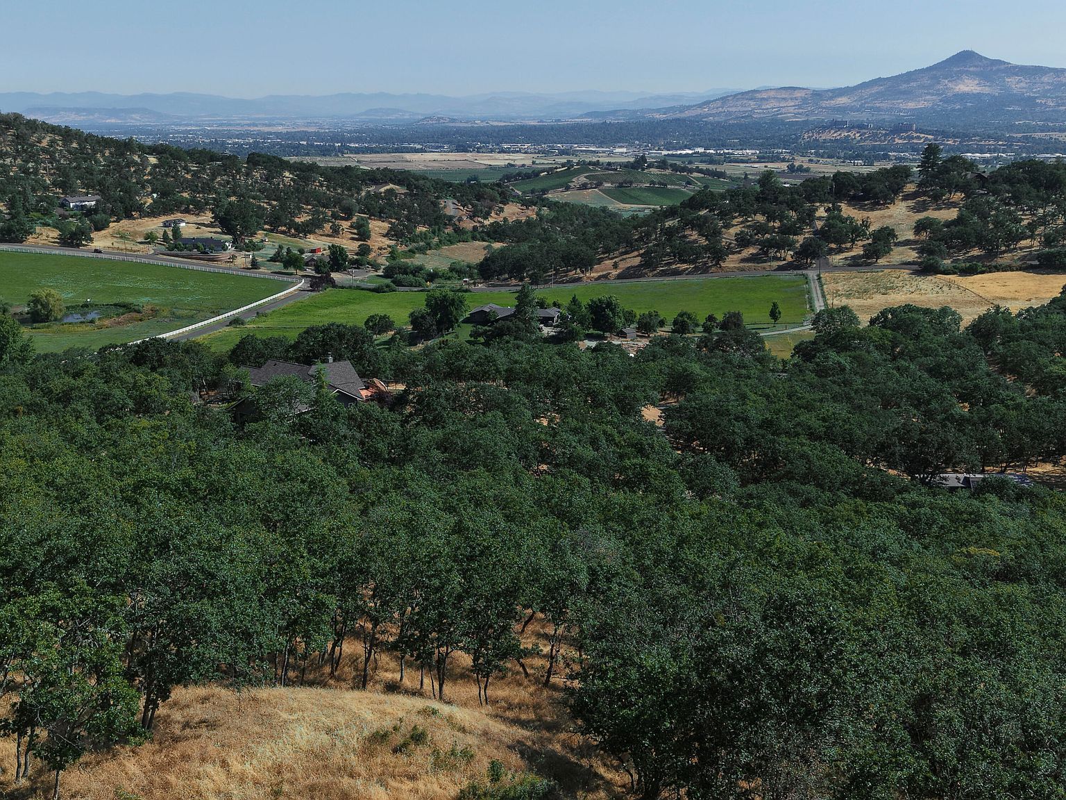 4359 Pioneer Rd Medford, OR 97501 - Thumbnail 3