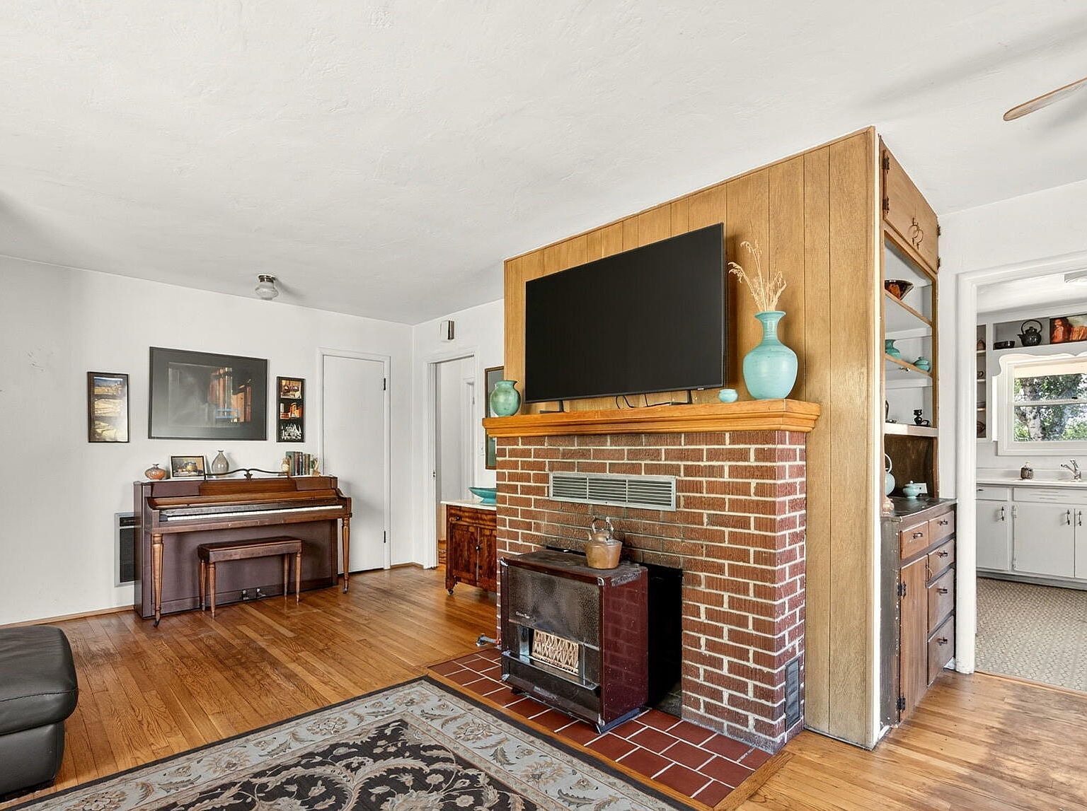 219 NE Outlook Ave Grants Pass, OR 97526 - Thumbnail 3