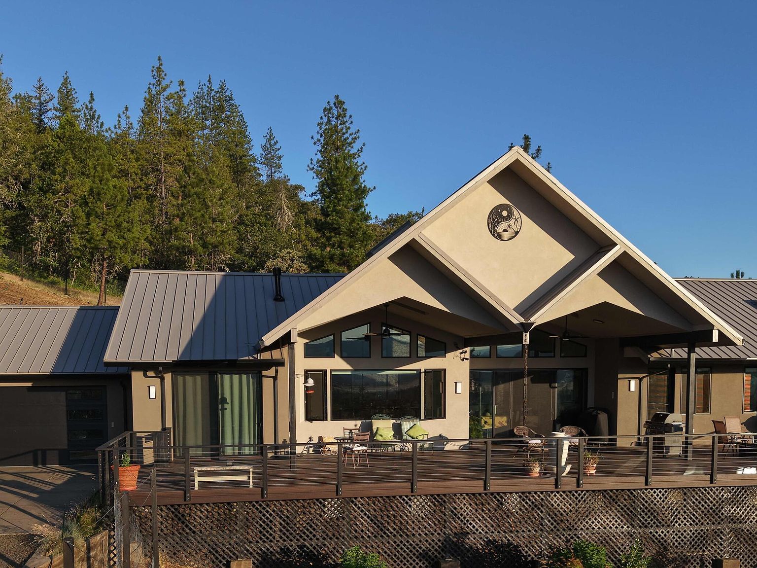 693 Ironwood Dr Eagle Point, OR 97524 - Thumbnail 3