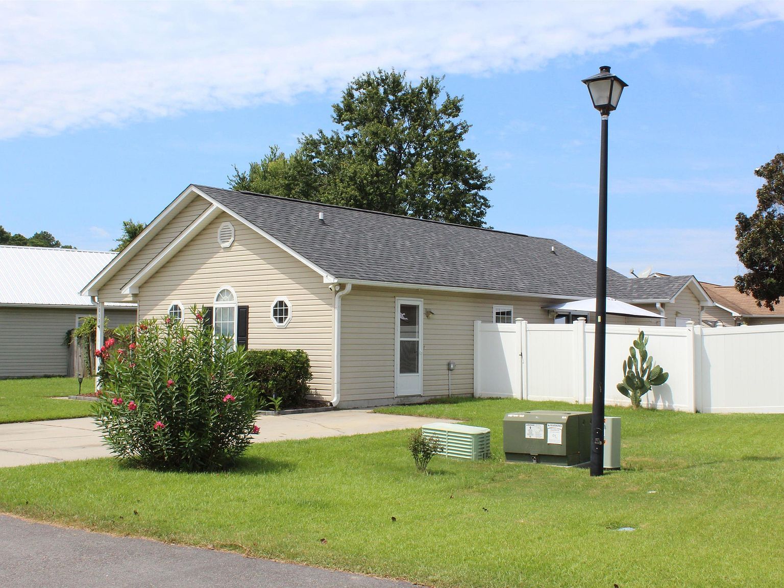 1013 Autumn Dr Murrells Inlet, SC 29576 - Thumbnail 3