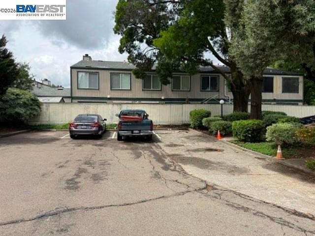 299 Shasta Dr Unit 29 Vacaville, CA 95687 - Thumbnail 3