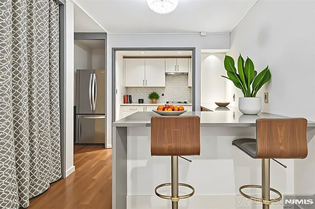 3050 Edwin Ave APT 2D Fort Lee, NJ 07024 - Thumbnail 3