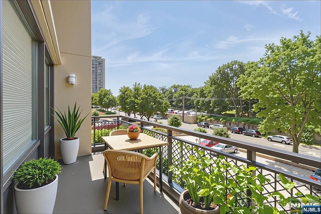 4 Horizon Rd APT 416 Fort Lee, NJ 07024 - Thumbnail 3