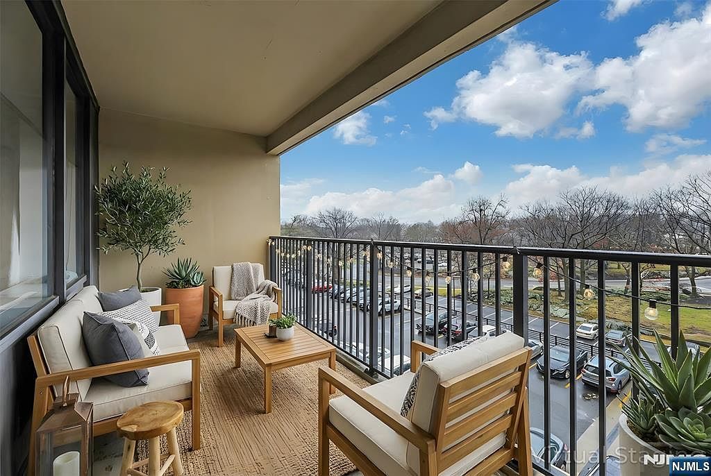 6 Horizon Rd APT 306 Fort Lee, NJ 07024 - Thumbnail 3