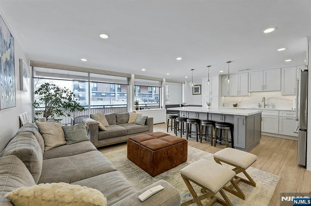 2 Horizon Rd APT G1 Fort Lee, NJ 07024 - Thumbnail 3