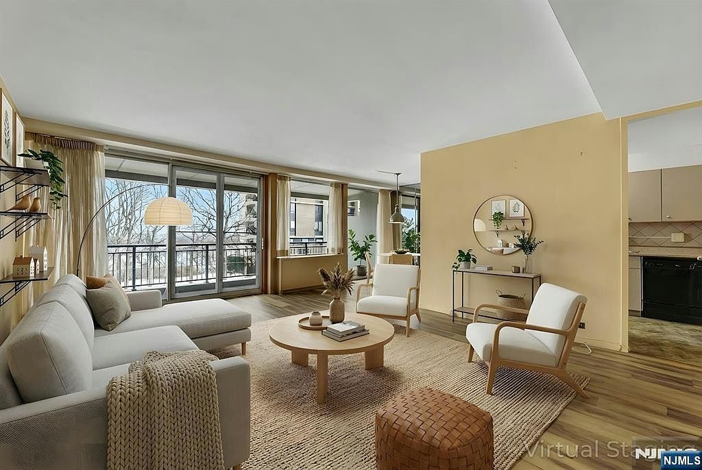 2 Horizon Rd APT G5 Fort Lee, NJ 07024 - Thumbnail 3