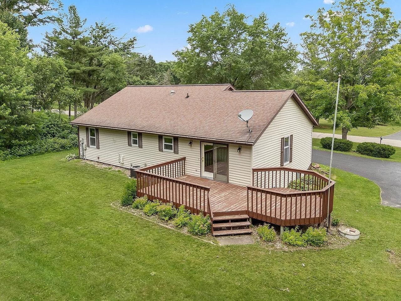 E7173 Eagle Ridge Ct Reedsburg, WI 53959 - Thumbnail 3