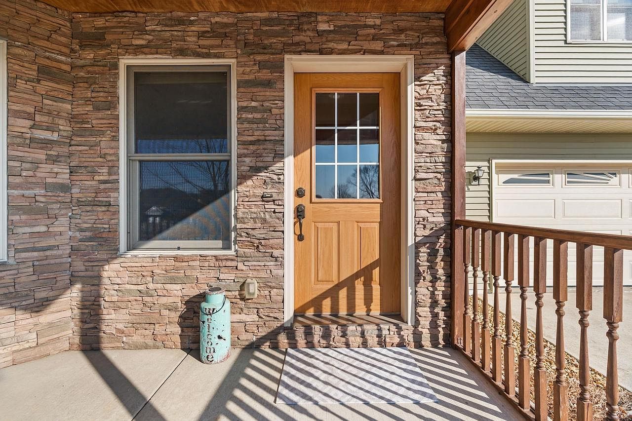 2002 Retzlaff Dr Reedsburg, WI 53959 - Thumbnail 3