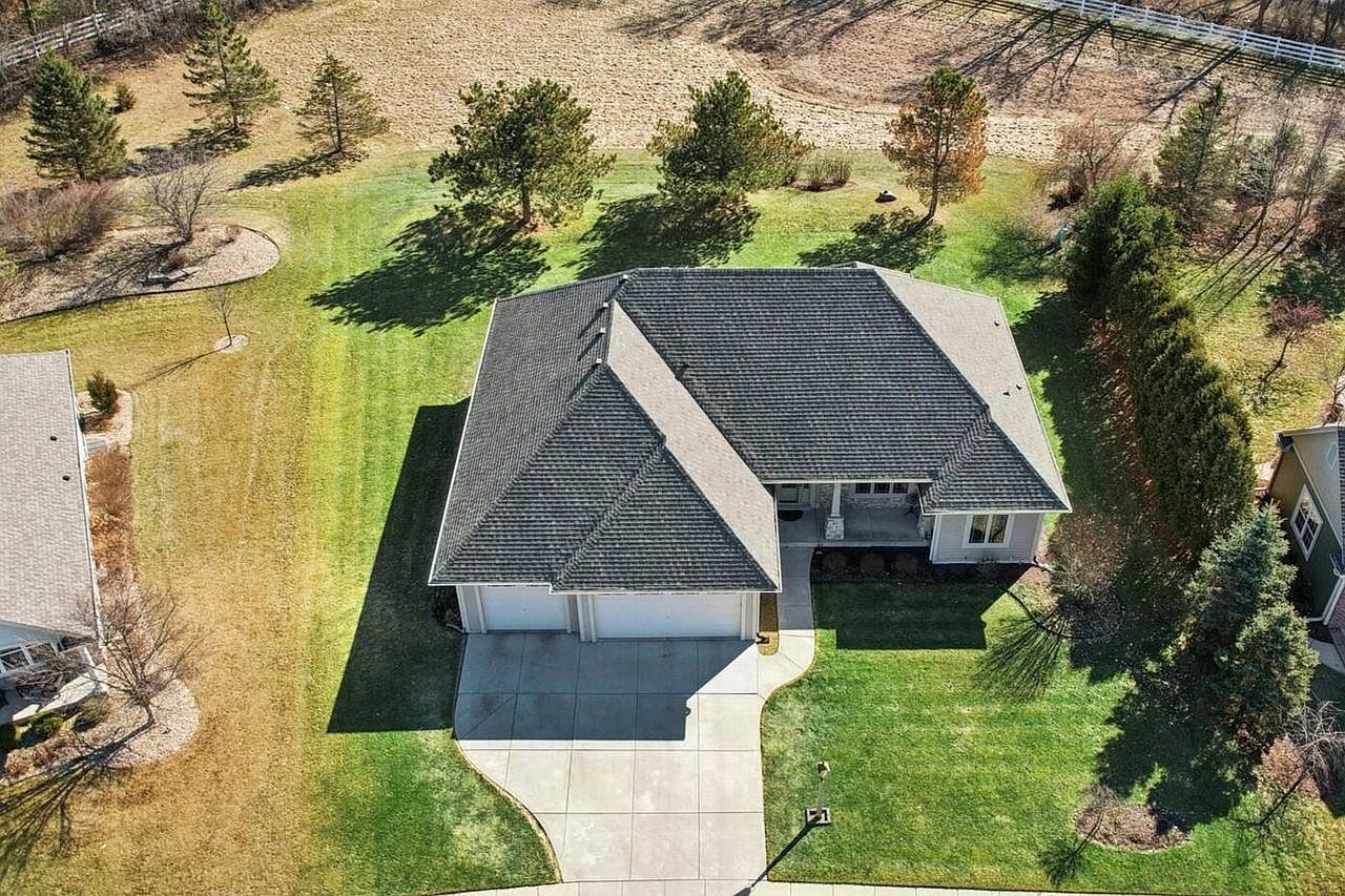 987 Prairieview Cir Oconomowoc, WI 53066 - Thumbnail 3