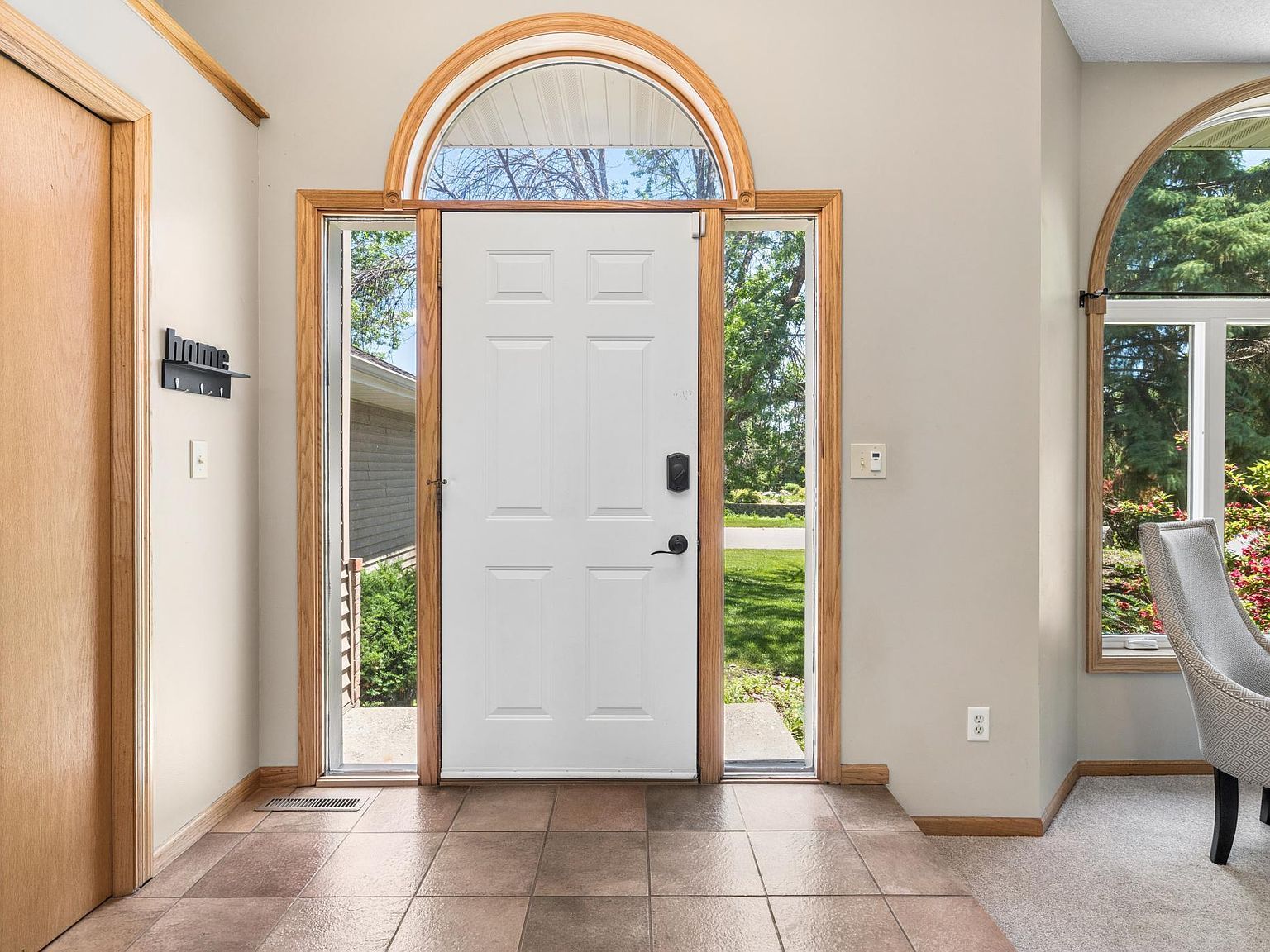 8901 Dunbar Knl N Brooklyn Park, MN 55443 - Thumbnail 3