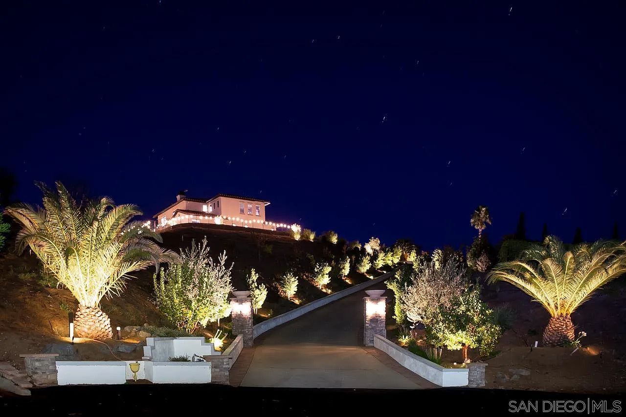 1210 Clos Duval Bonsall, CA 92003 - Thumbnail 3