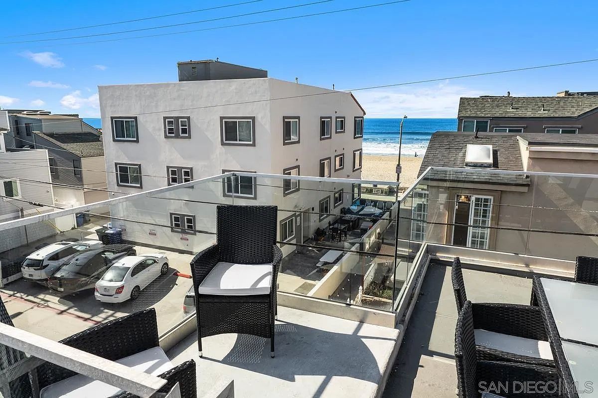 714-16 York Ct San Diego, CA 92109 - Thumbnail 3