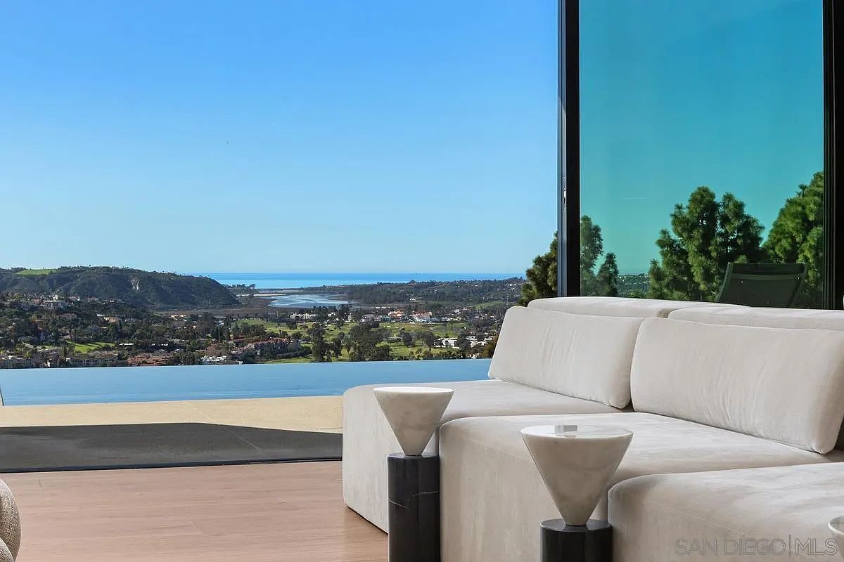 3240 Piragua St Carlsbad, CA 92009 - Thumbnail 3