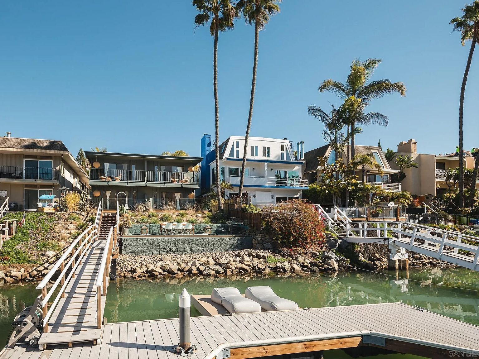 4627 Park Dr Carlsbad, CA 92008 - Thumbnail 3