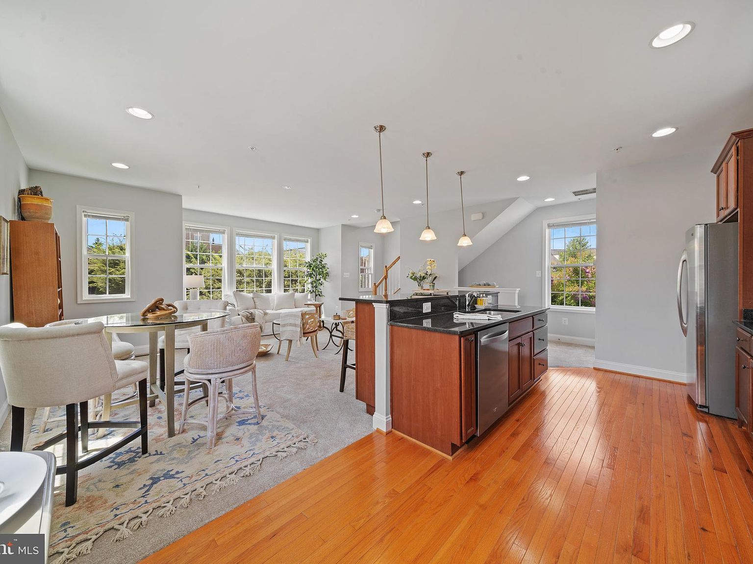 304 Parkview Ave Gaithersburg, MD 20878 - Thumbnail 3