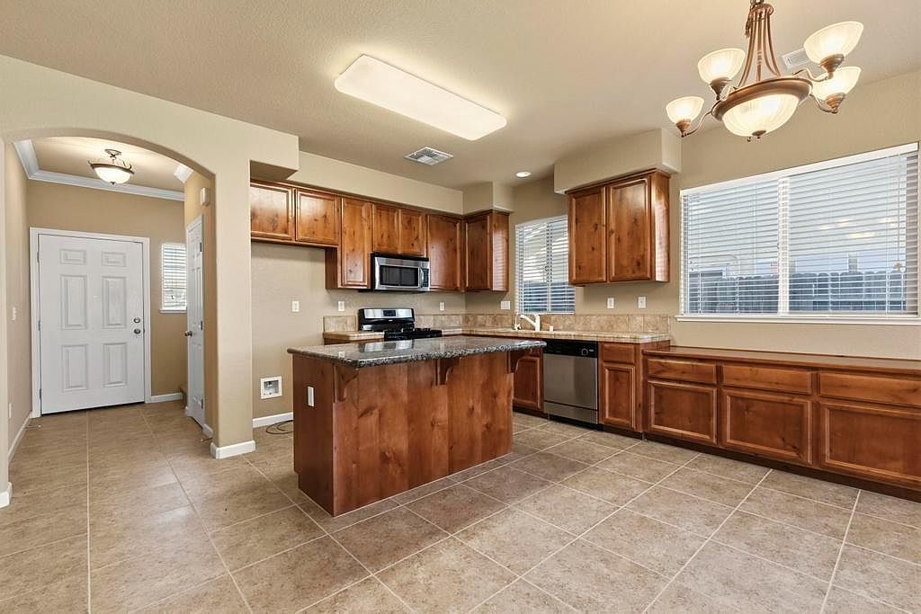 5621 Seedling Way Linda, CA 95901 - Thumbnail 3