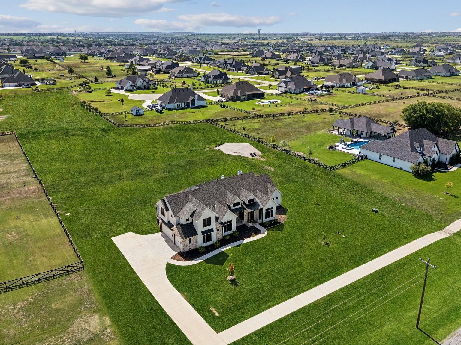 5685 Florance Rd Justin, TX 76247 - Thumbnail 3