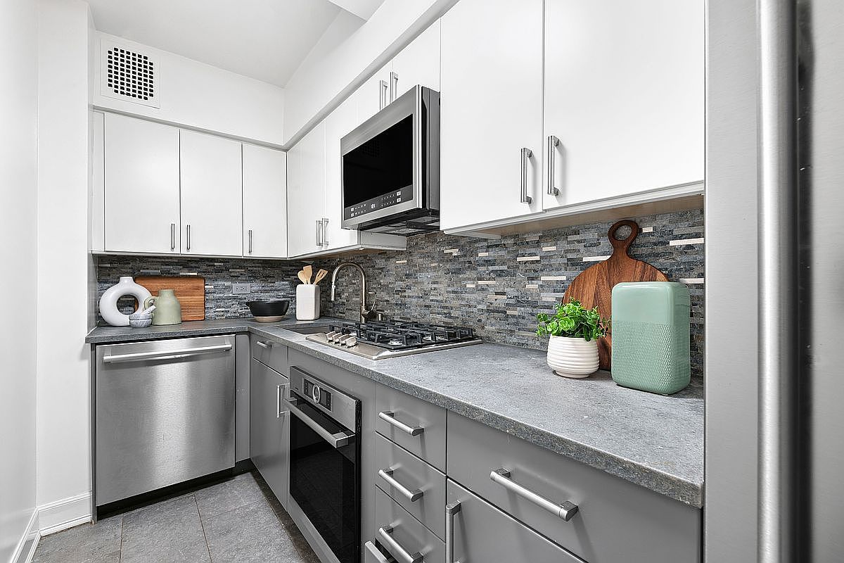 305 E 72nd St APT 3DS New York, NY 10021 - Thumbnail 3