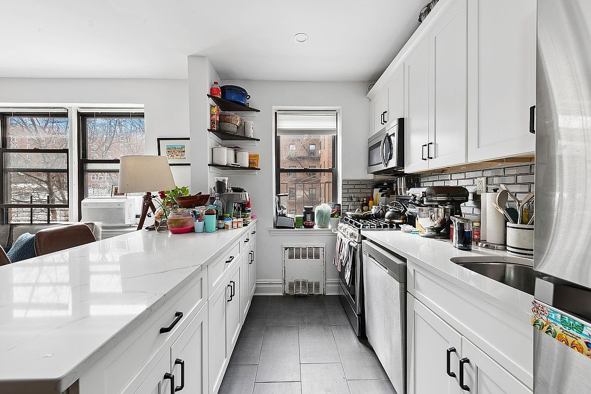138 71st St APT D1 Brooklyn, NY 11209 - Thumbnail 3