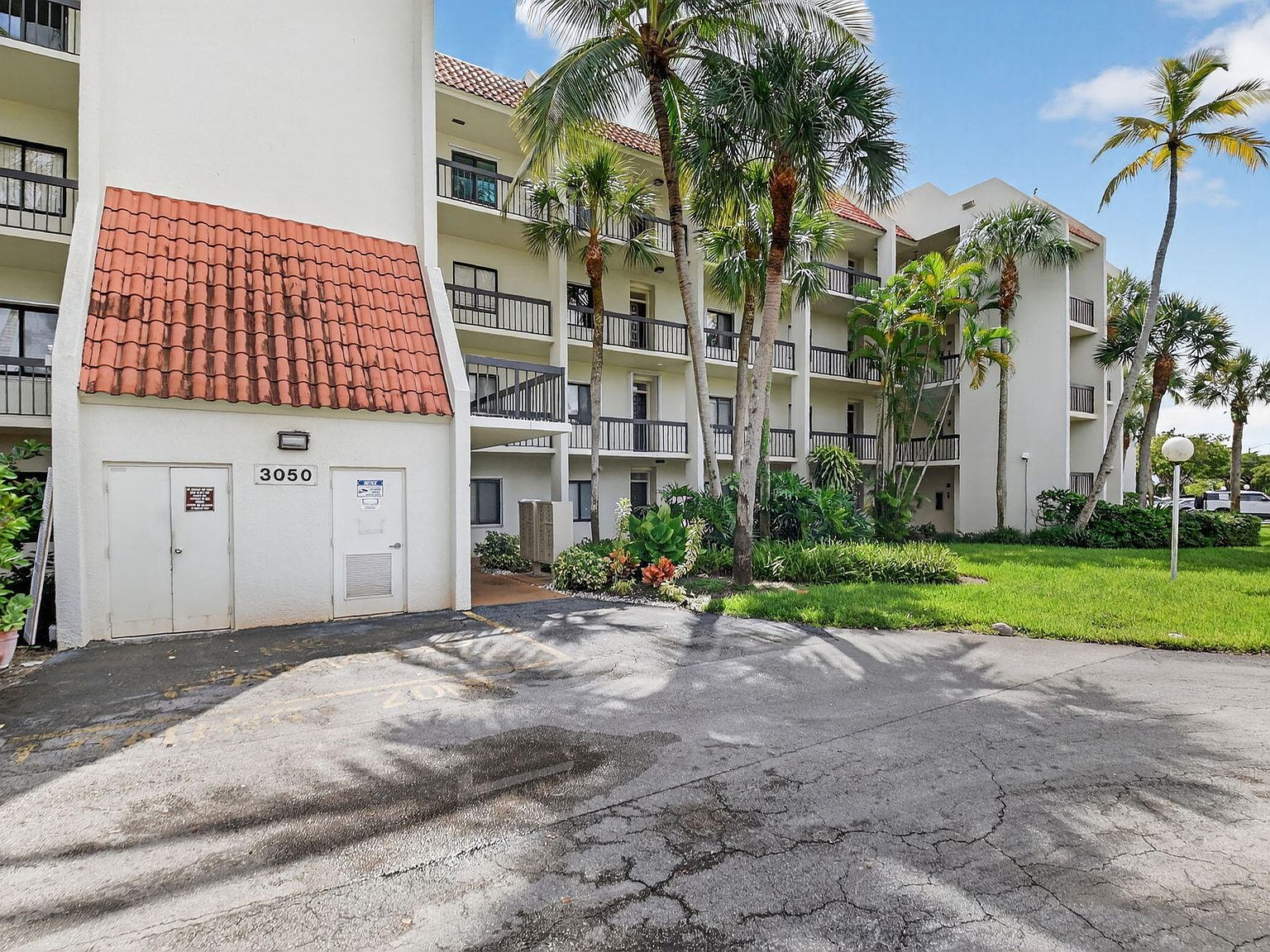 3050 Presidential Way APT 106 West Palm Beach, FL 33401 - Thumbnail 3