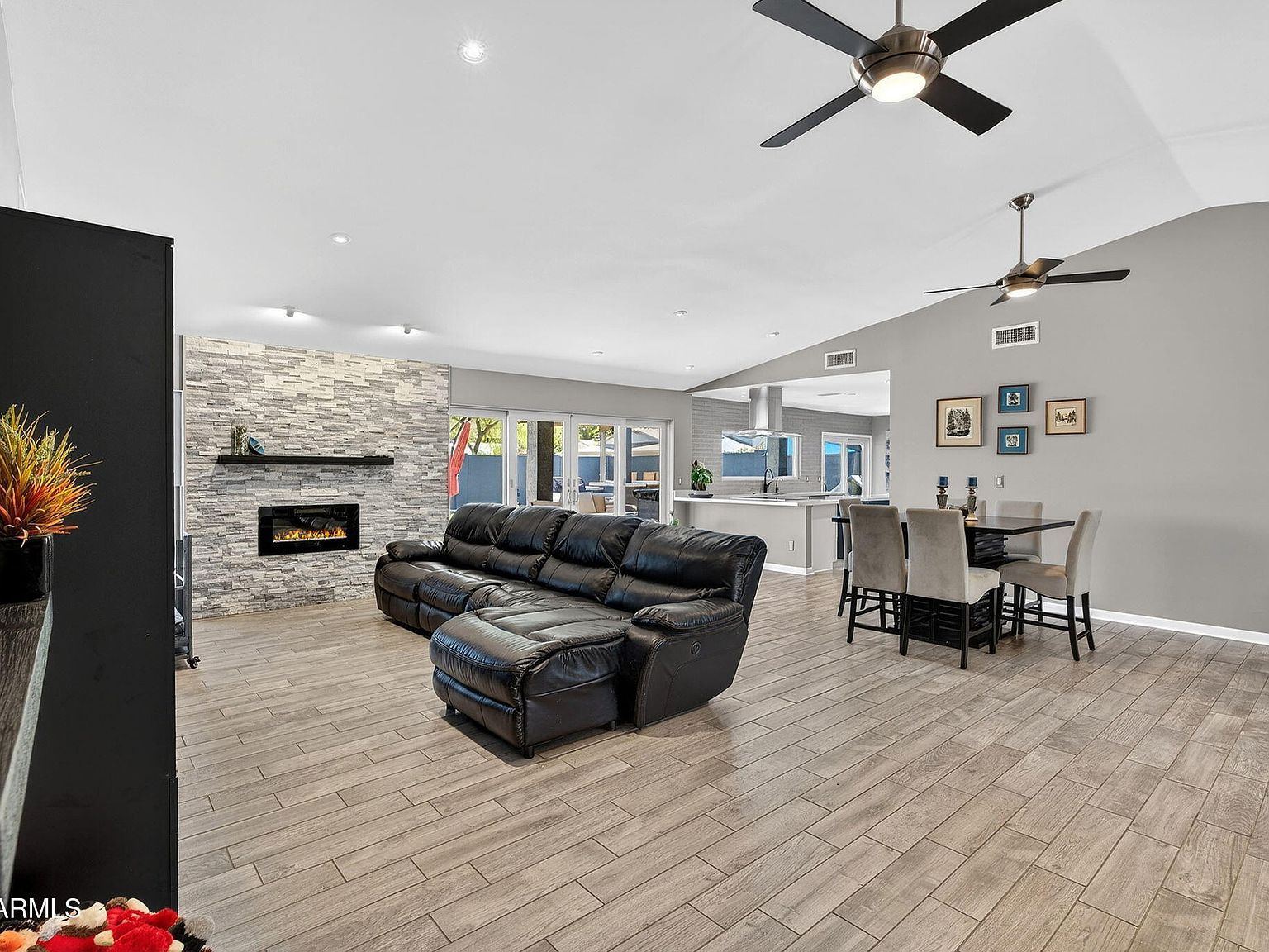 2249 E Mercer Ln Phoenix, AZ 85028 - Thumbnail 3