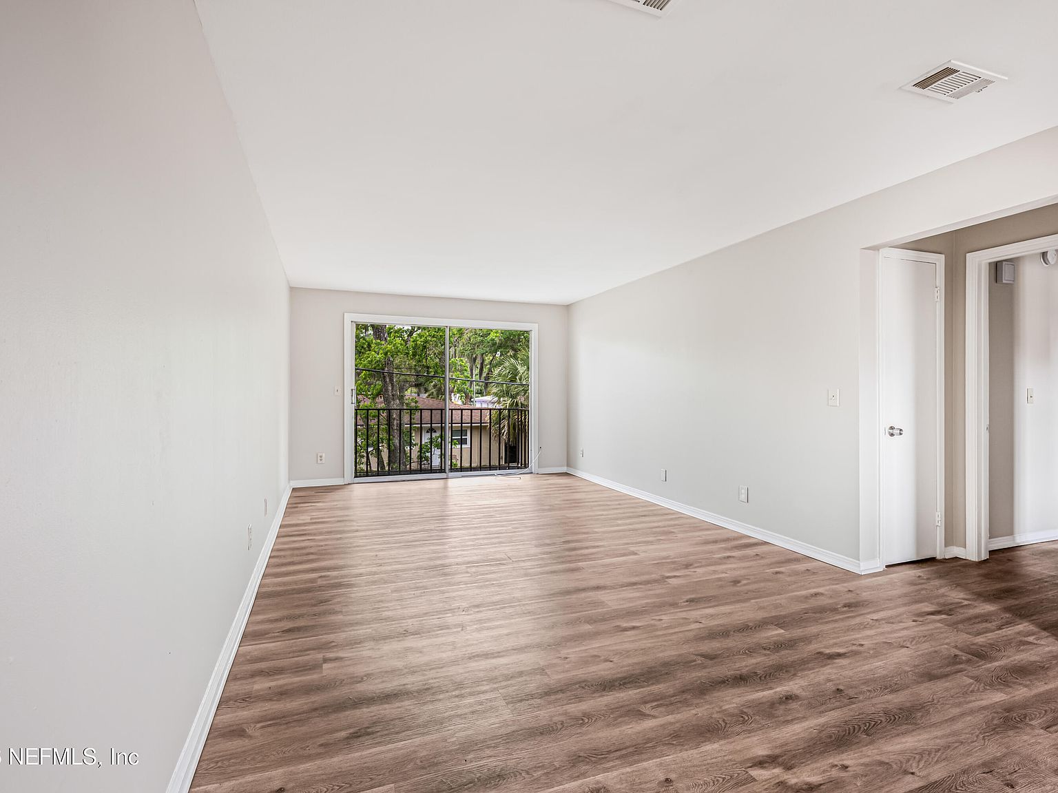 1716 El Camino Rd APT 6 Jacksonville, FL 32216 - Thumbnail 3