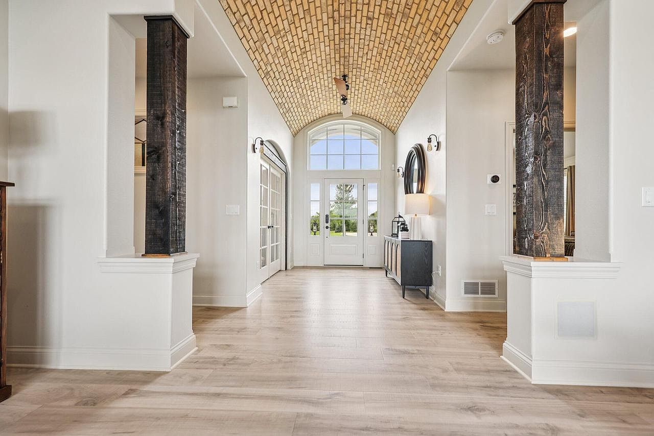 1609 Whistling Hill Cir Hartland, WI 53029 - Thumbnail 3