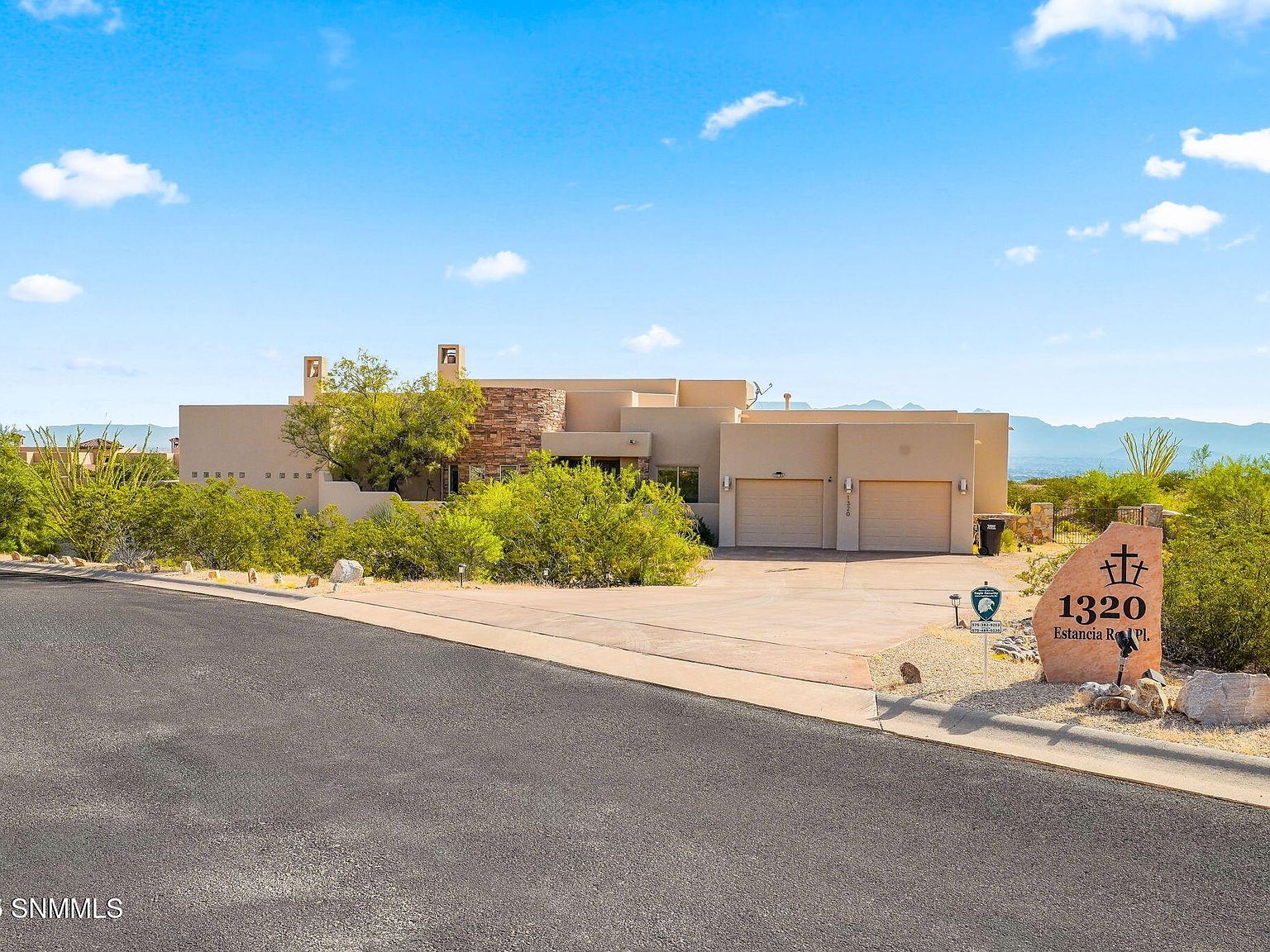 1320 Estancia Real Pl Las Cruces, NM 88007 - Thumbnail 3