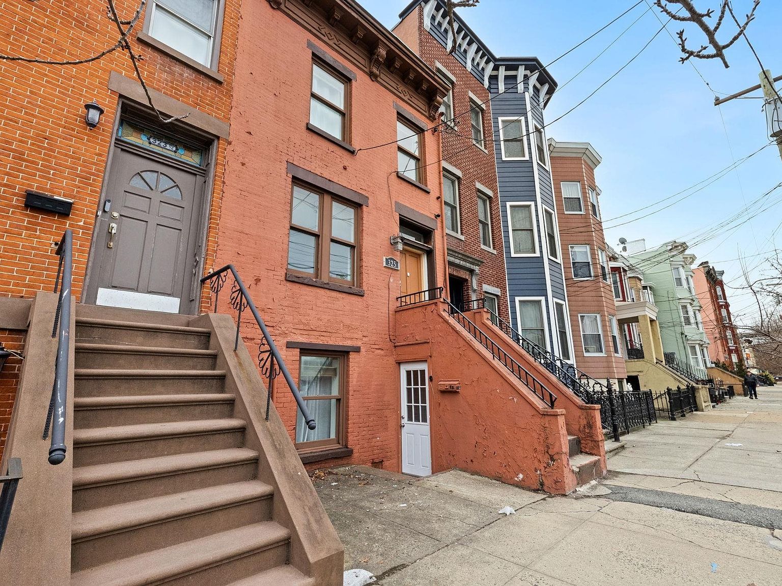 325 Pavonia Ave Jersey City, NJ 07302 - Thumbnail 3