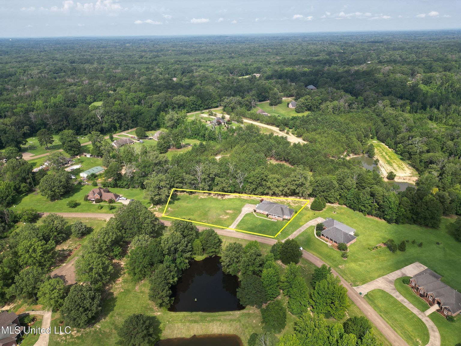 109 Grande Oaks Dr Terry, MS 39170 - Thumbnail 3