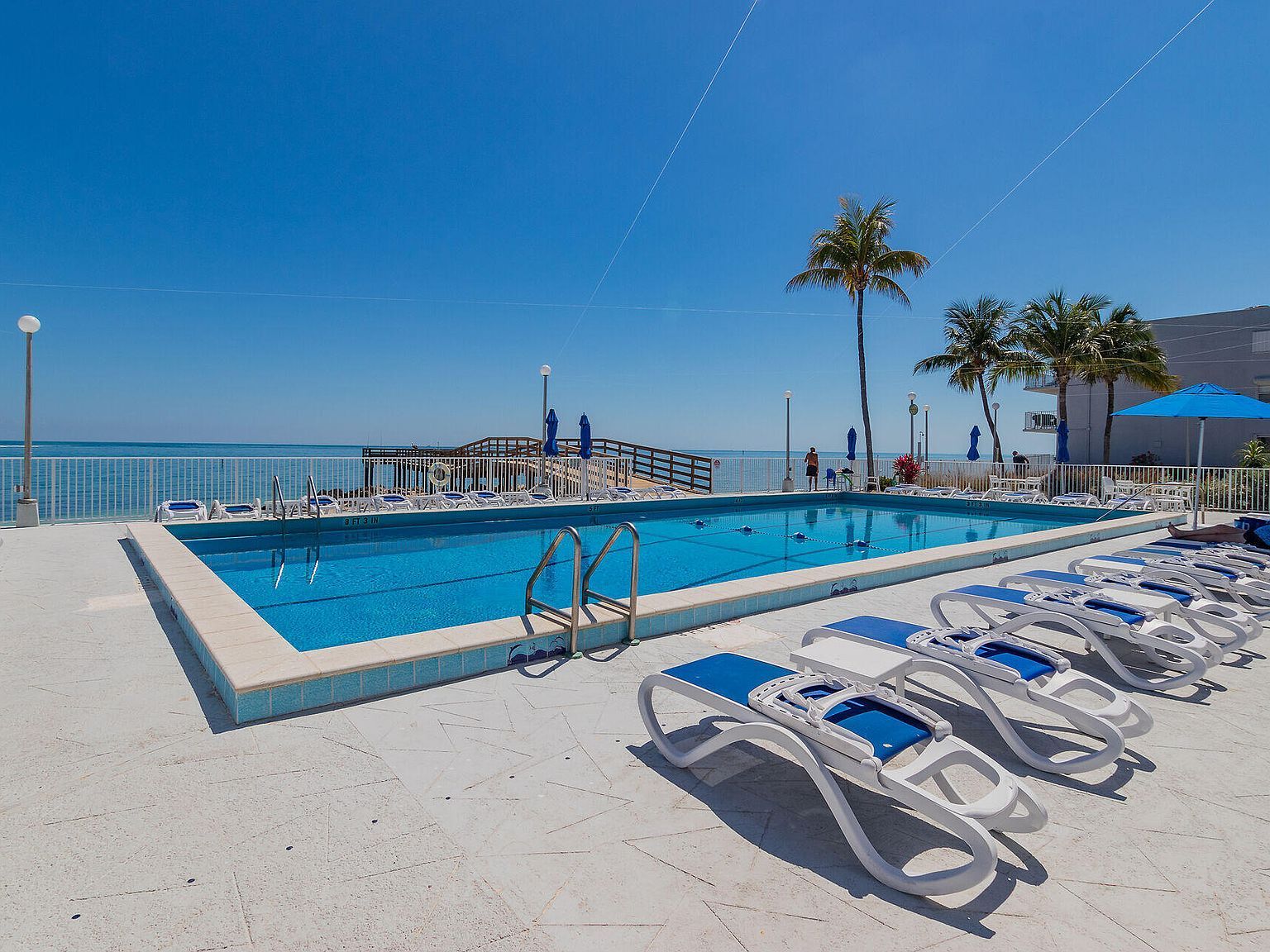 201 E Ocean Dr #1-211 Key Colony Beach, FL 33051 - Thumbnail 3