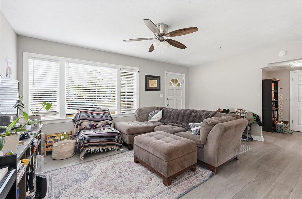 4348 8th Ave N Saint Petersburg, FL 33713 - Thumbnail 3