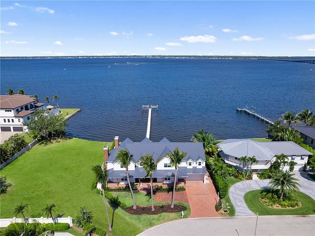 8451 Casa Del Rio Ln Fort Myers, FL 33919 - Thumbnail 3