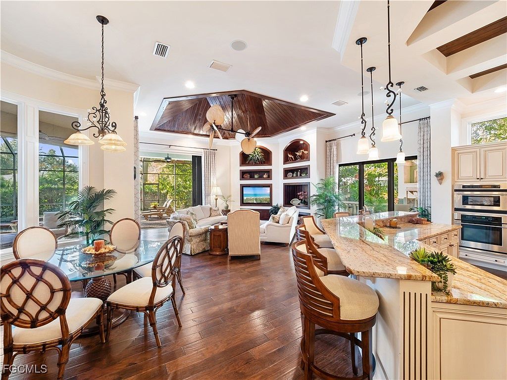 1265 Canterbury Dr Fort Myers, FL 33901 - Thumbnail 3